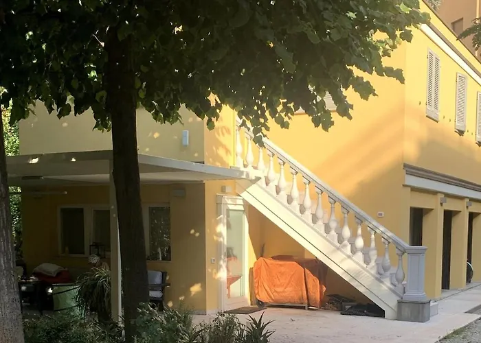 La Tua Casa Con Giardino A 2 Passi Dal Centro 度假居